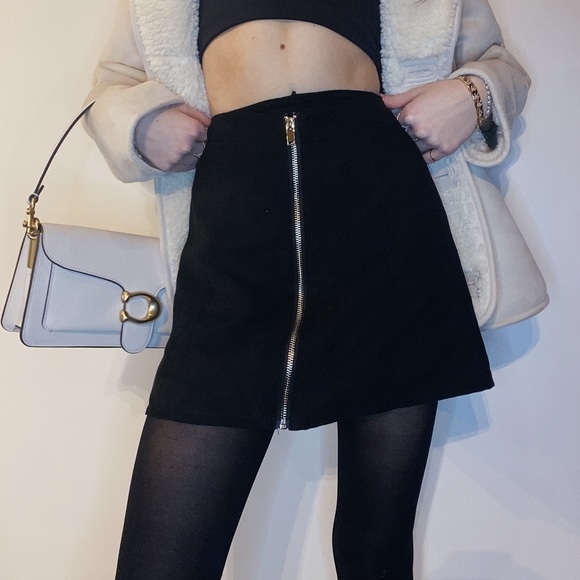 H&M black skirt - Picture 1 of 1